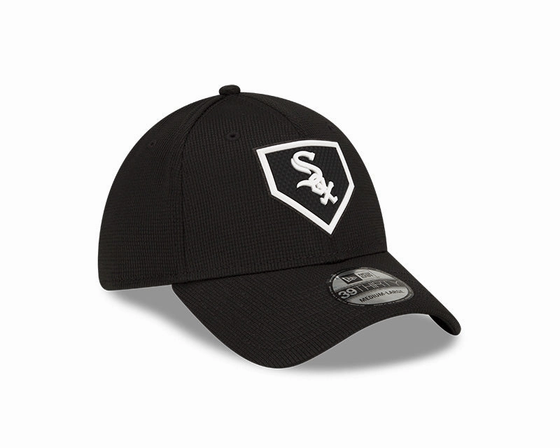 Men's Chicago White Sox New Era Black 2022 Clubhouse Alternate Black 39THIRTY Flex Hat