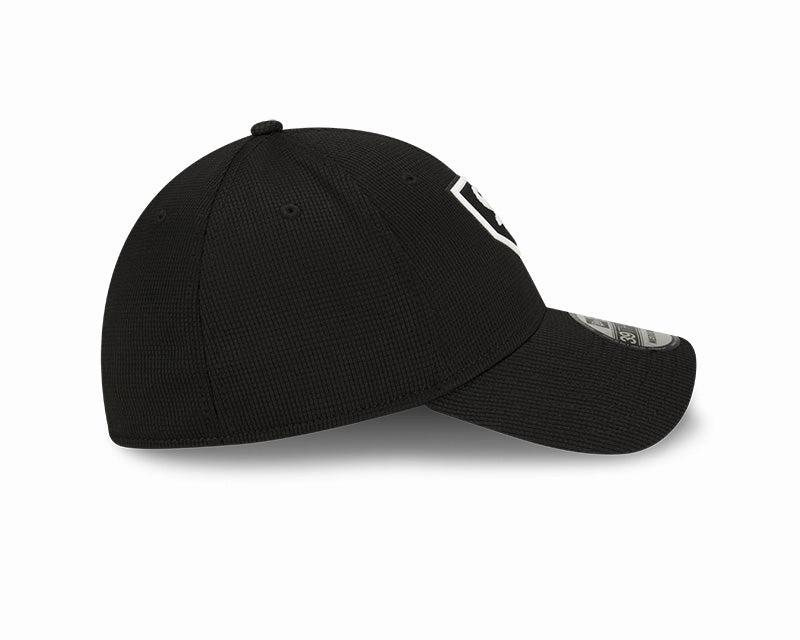 Men's Chicago White Sox New Era Black 2022 Clubhouse Alternate Black 39THIRTY Flex Hat