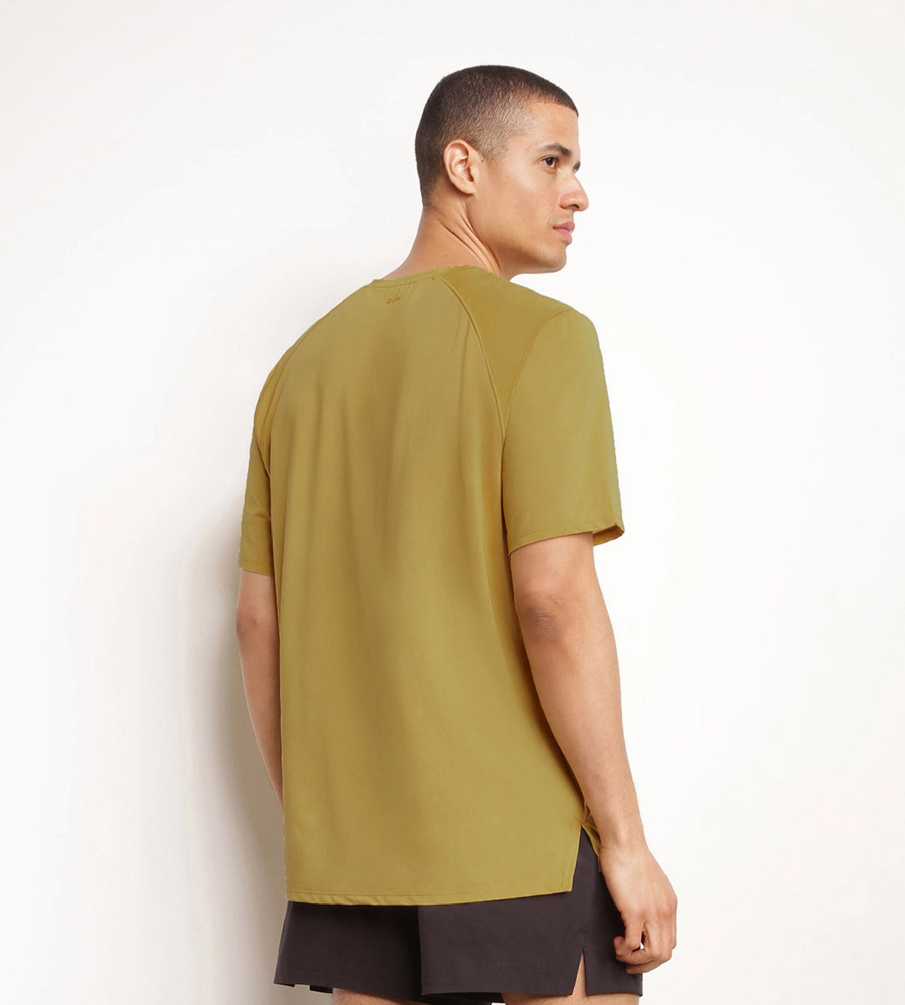 Men's sports T-shirt in breathable Olive Dim Move fabric
