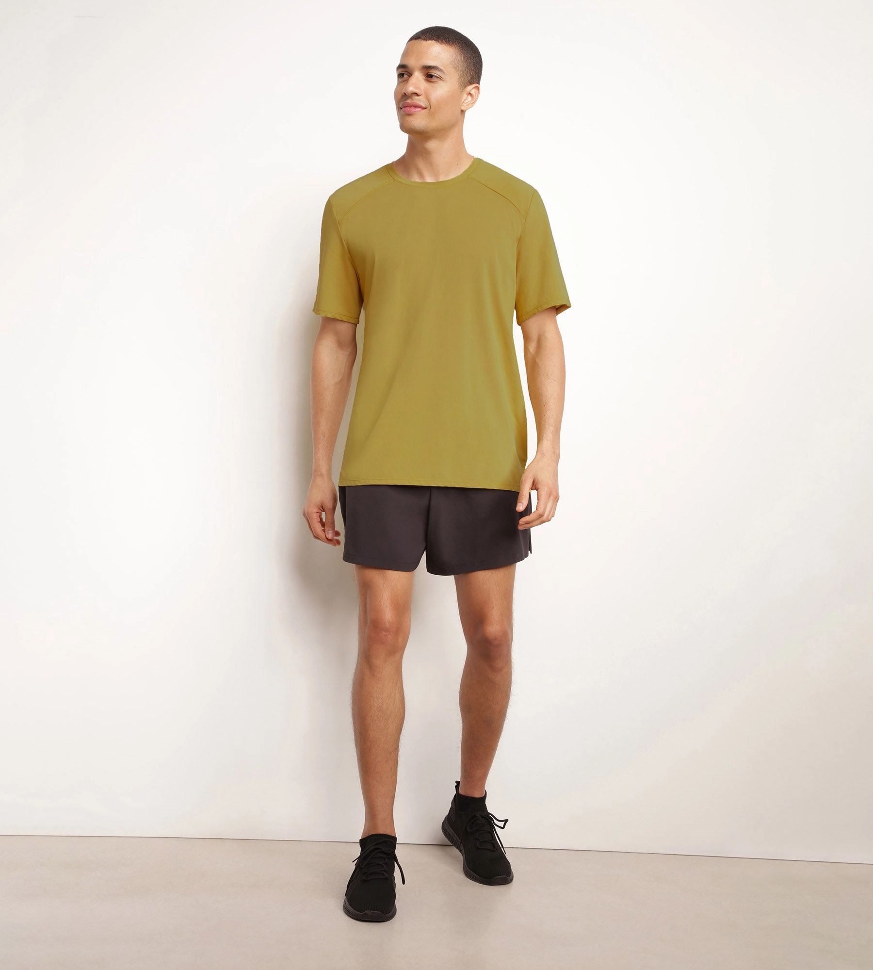 Men's sports T-shirt in breathable Olive Dim Move fabric